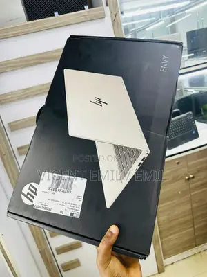 New Laptop HP Envy 14 8GB Intel Core i5 SSD 512GB