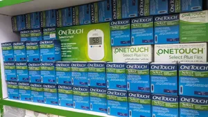 Glucometer One Touch Select Machine and Strips