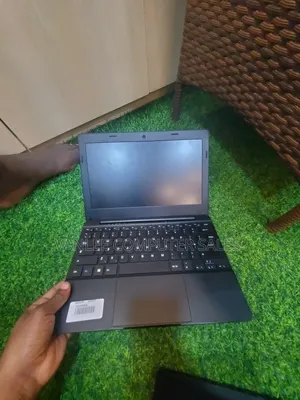Laptop 4GB Intel Celeron eMMC 60GB