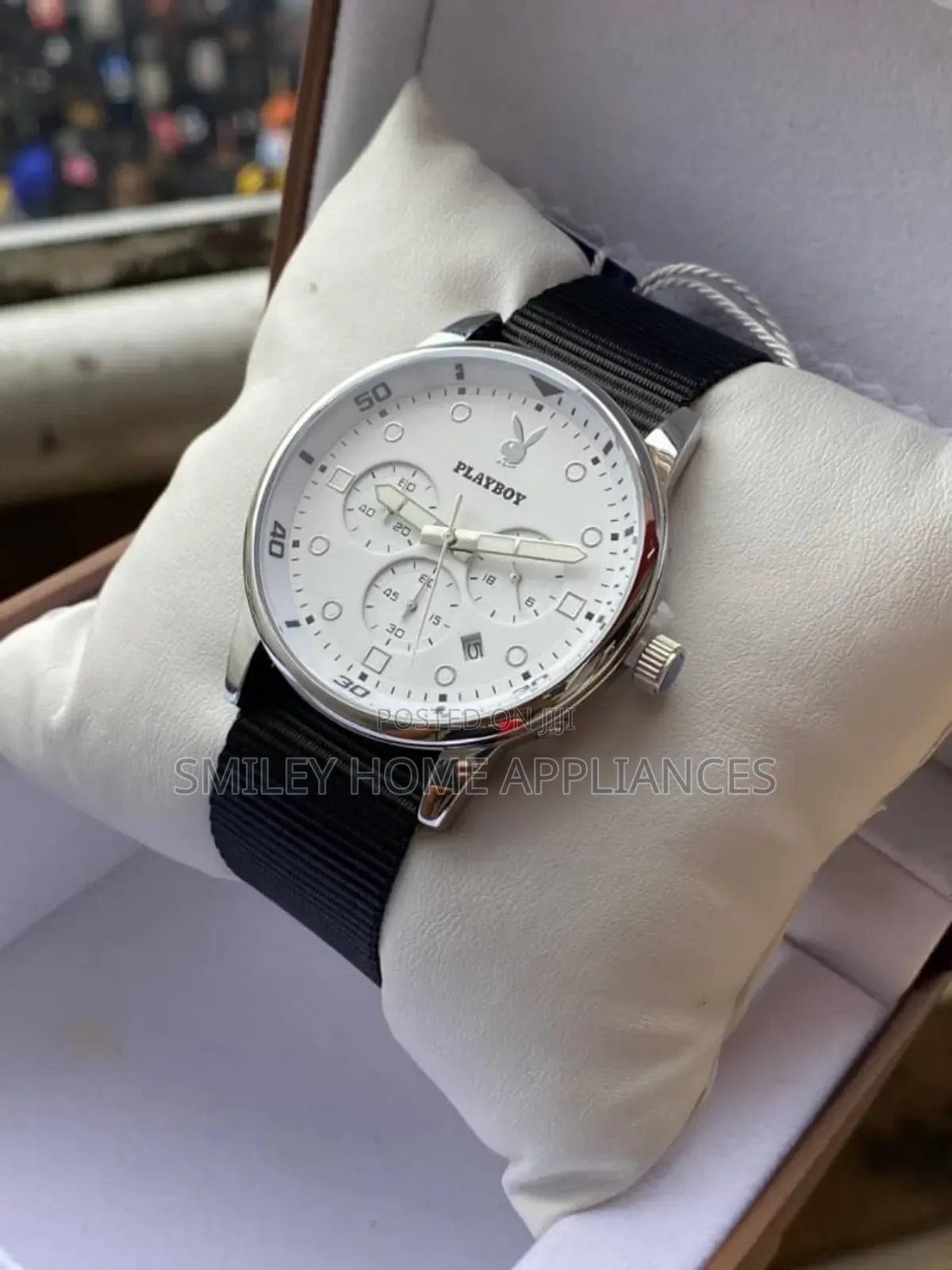 White Face Playboy Men's Classic Analog Wrist Time Piece at 20% Discount