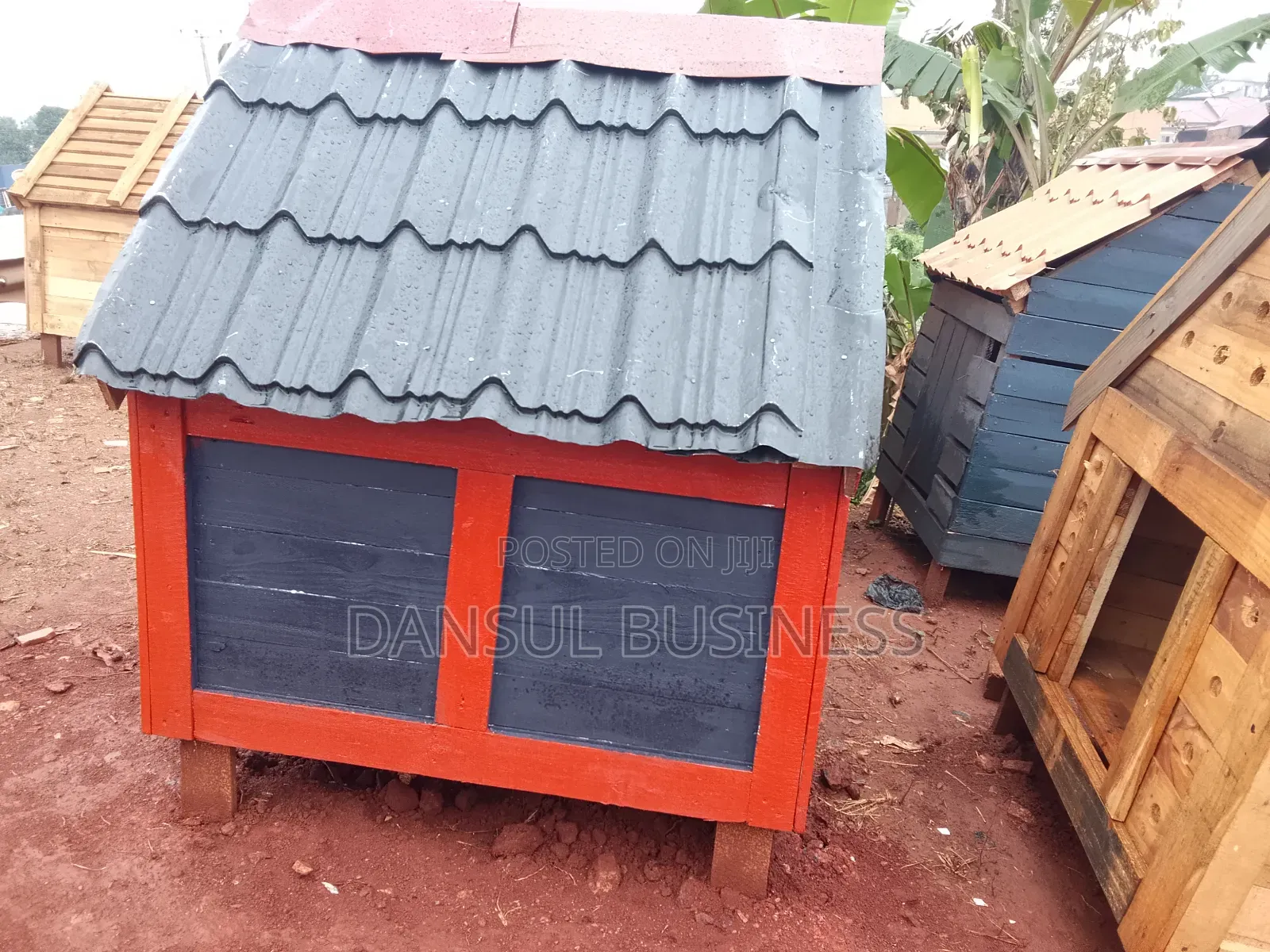 Dog Kennels/ Cage.