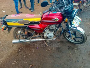 Bajaj Boxer 100 2023 Red