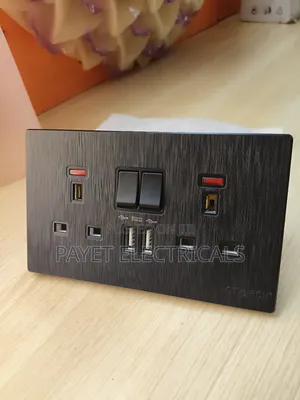 Ctorch Black Vip Double Socket With Usb