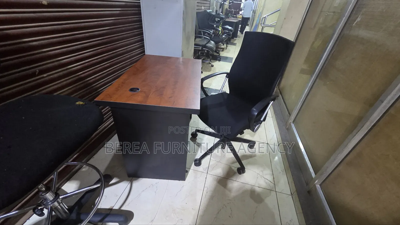 Office Desk and Seat Available