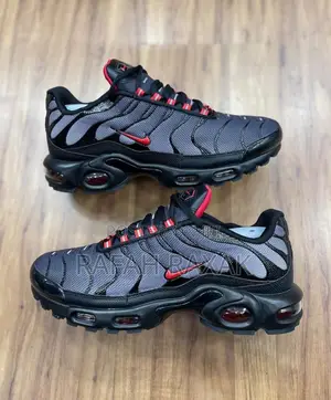 New Nike Air Max Plus Tn “Dracula” Sneakers