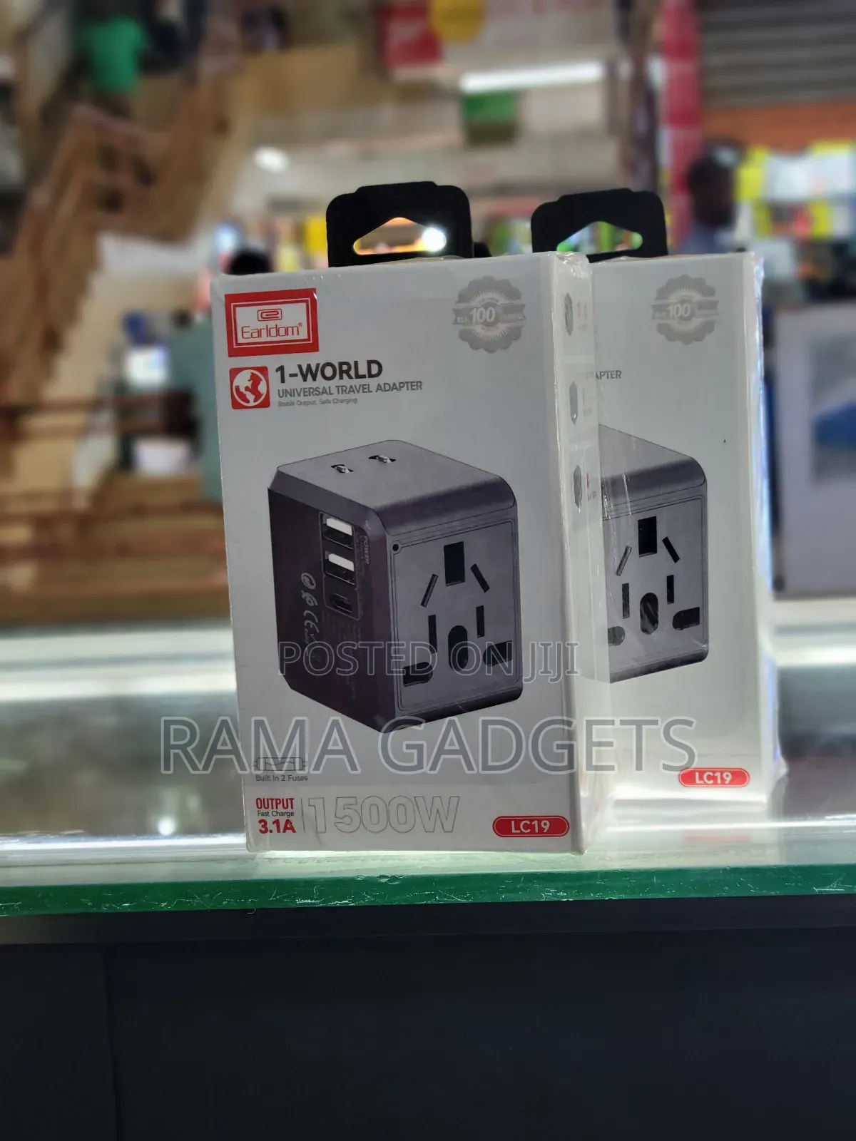 Earldom Lc19 Universal Travel Adapter.