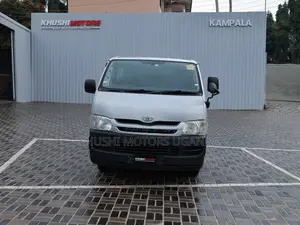 Toyota HiAce 2010 Silver