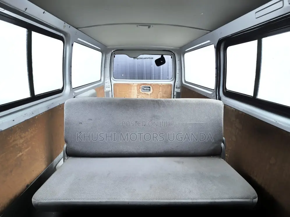 Toyota HiAce 2010 Silver