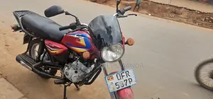 Bajaj Boxer 125 2022 Red