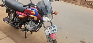 Bajaj Boxer 125 2022 Red