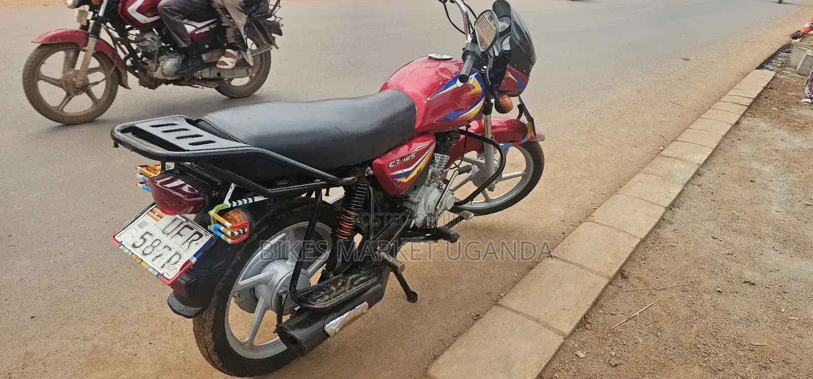 Bajaj Boxer 125 2022 Red