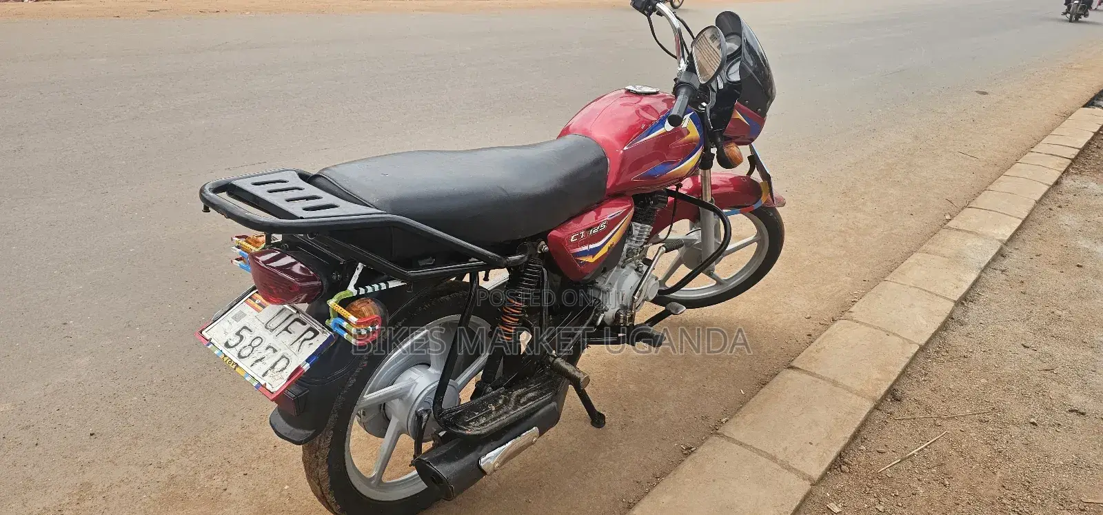 Bajaj Boxer 125 2022 Red