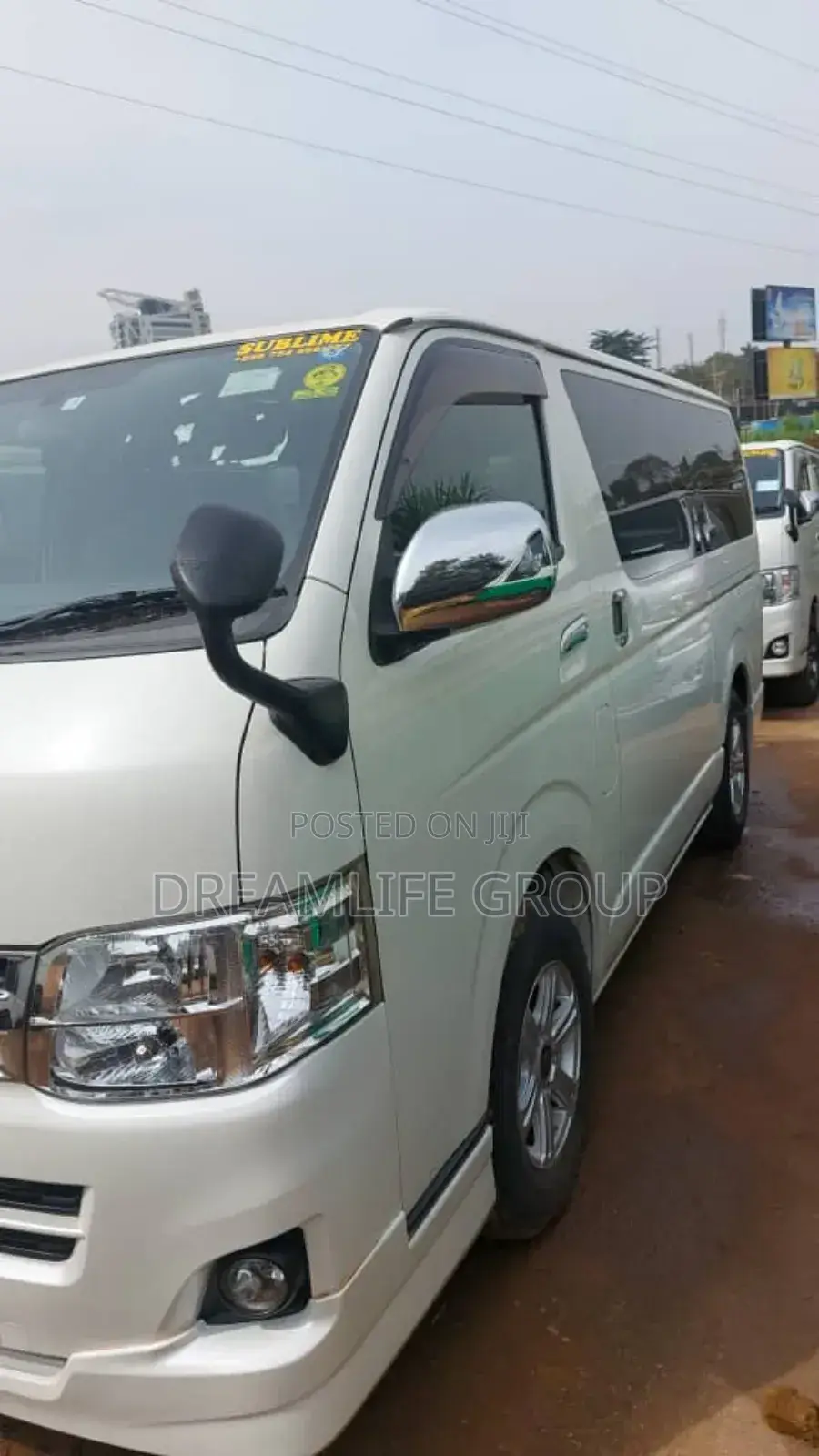 Toyota HiAce 2013 Silver