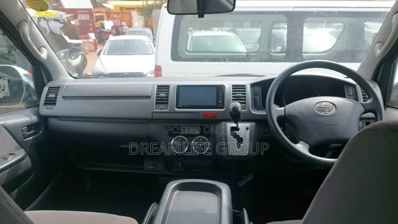 Toyota HiAce 2013 Silver