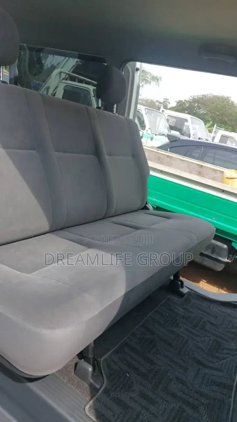 Toyota HiAce 2013 Silver