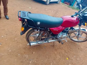 Bajaj Boxer 100 2024 Red