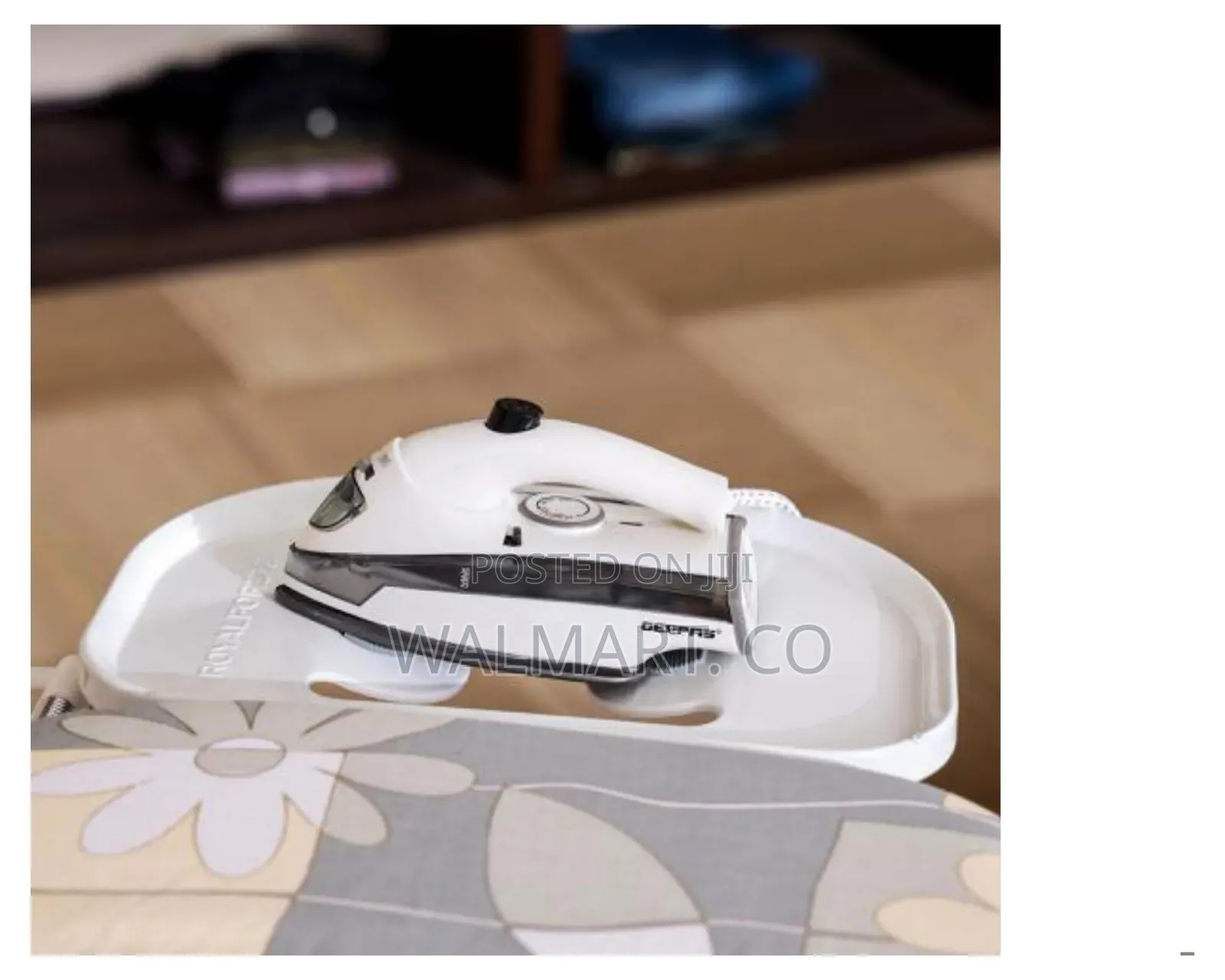 Geepas 800w Dry Iron With Foldable Handle