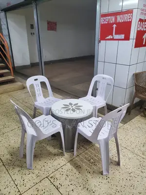 Restaurant and Bar Chair With Table