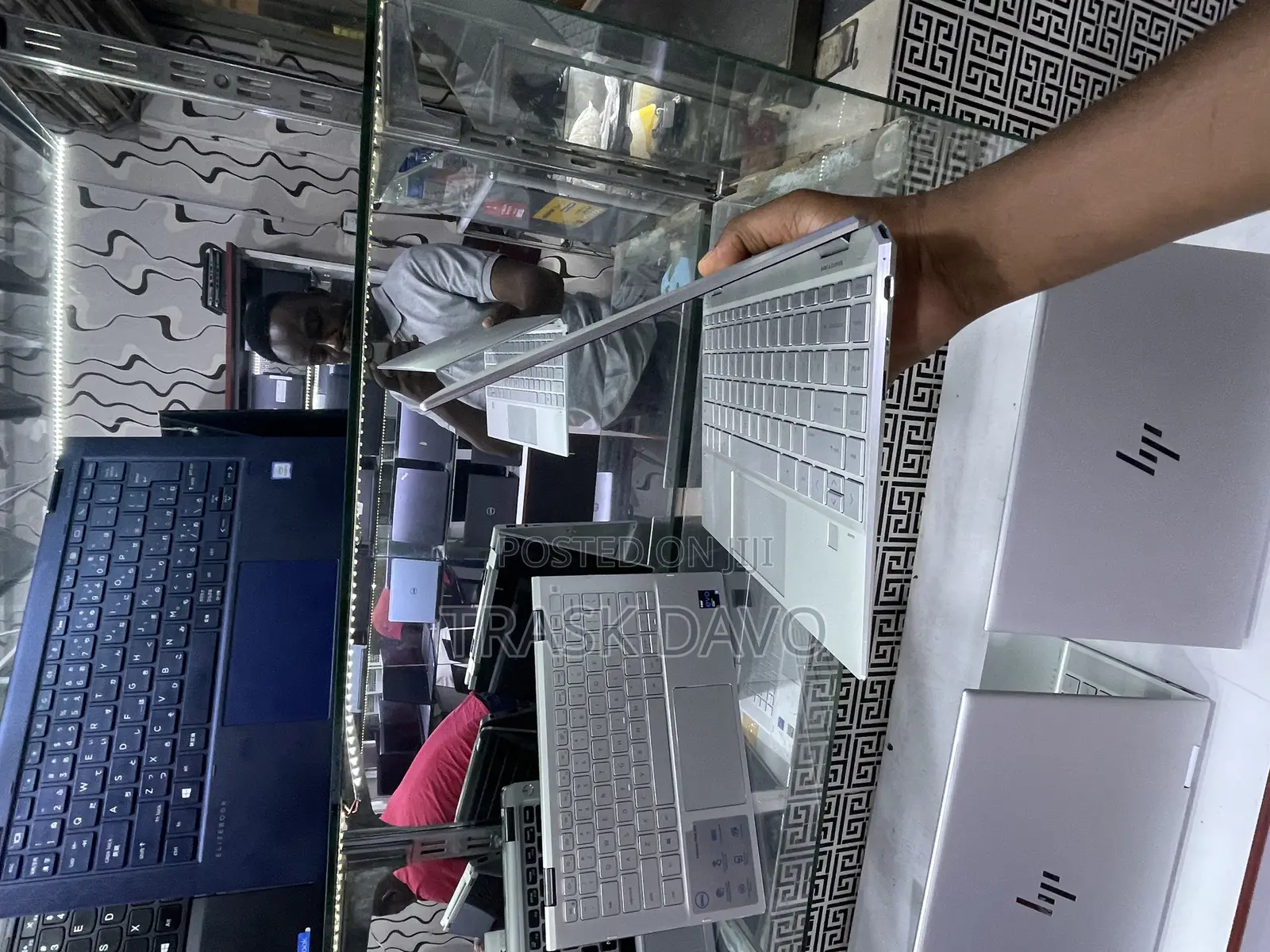 New Laptop HP Spectre 32GB Intel Core Ultra 7 SSD 2T