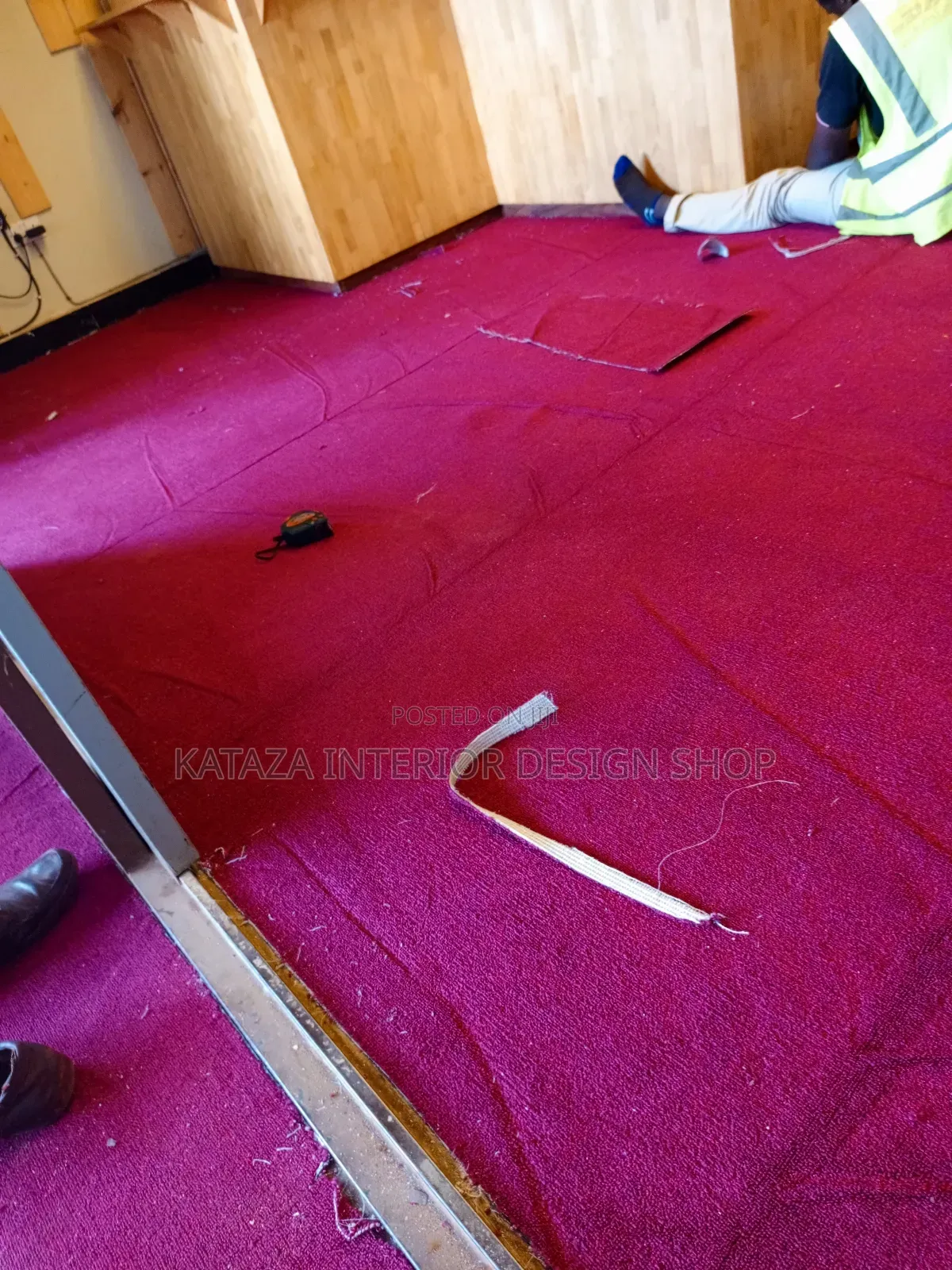 Maroon Quality Woolen Carpets