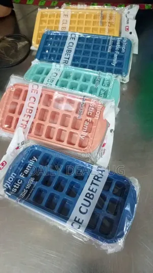 Plastic Ice Cube Tray