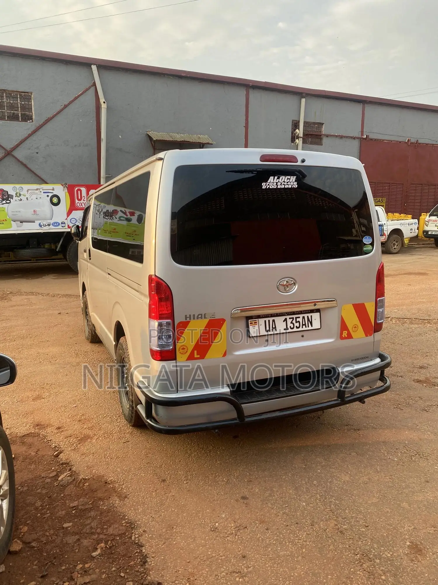 Toyota HiAce 2016 Silver