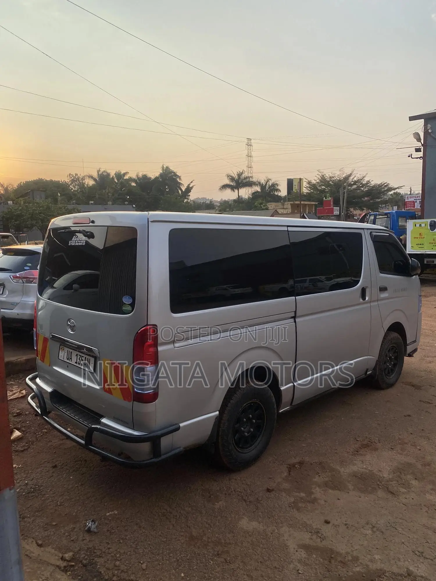 Toyota HiAce 2016 Silver
