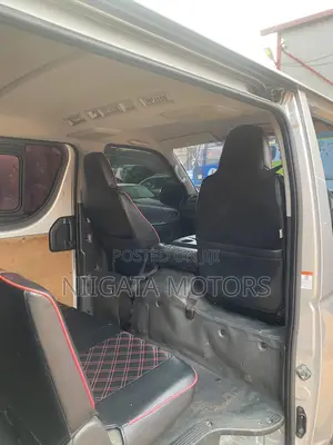 Toyota HiAce 2016 Silver
