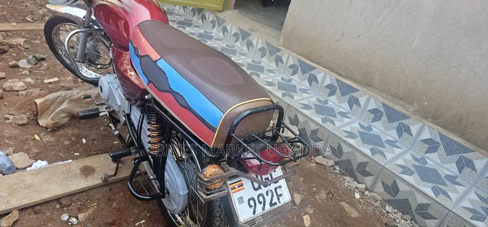 Bajaj Boxer 100 2024 Red