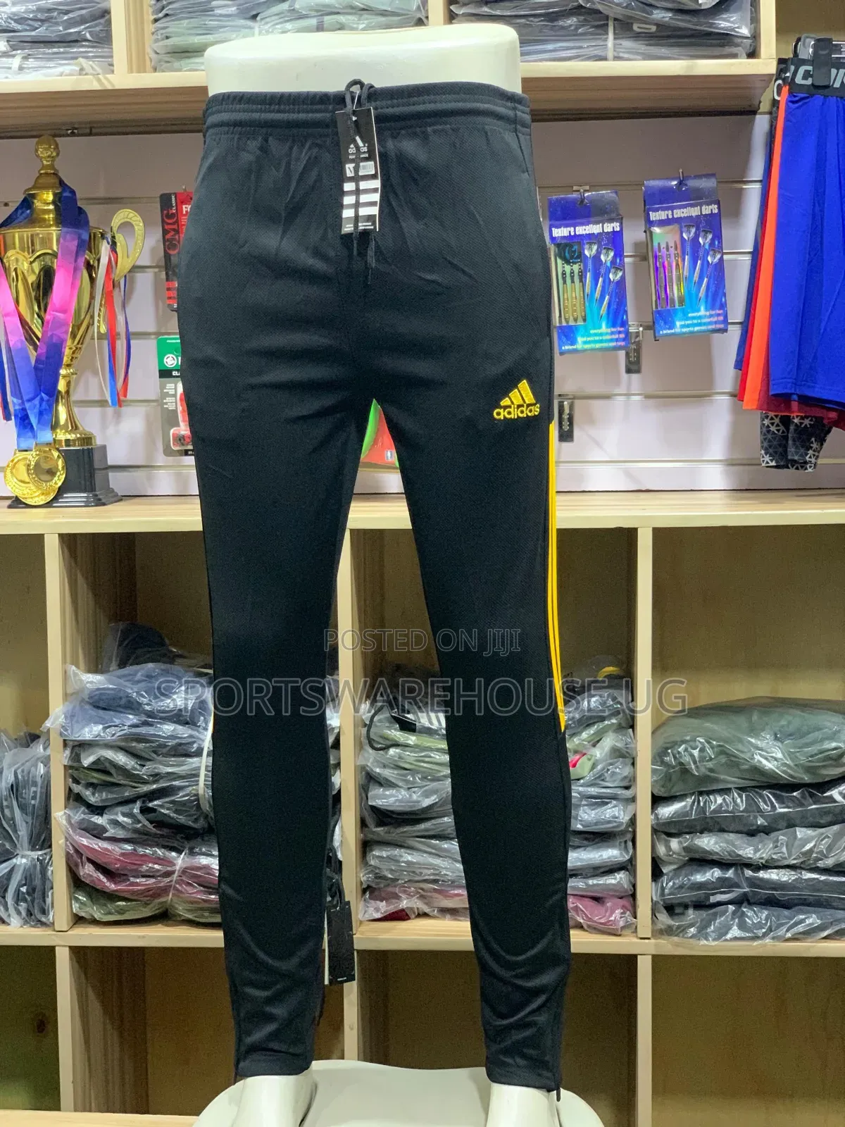 Trackpants