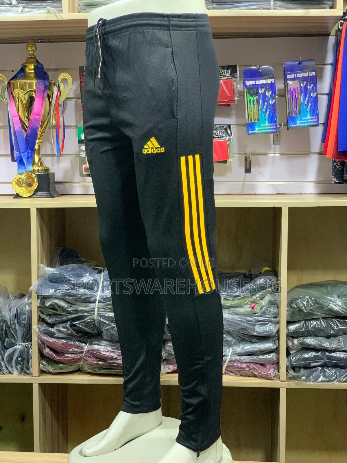 Trackpants