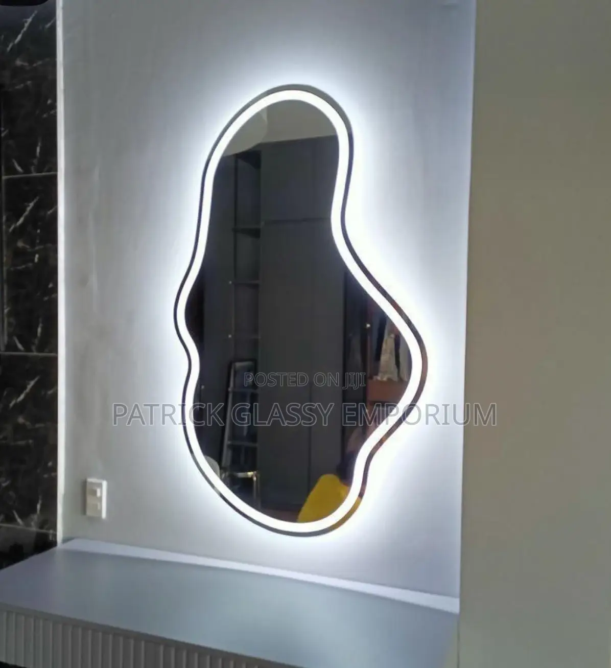 Curved Mirror