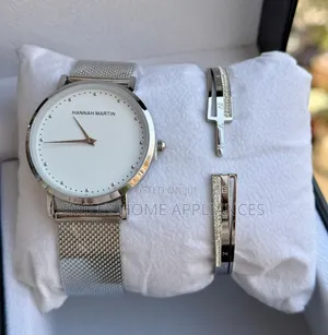 Hannah Martin Women's Wrist Stylish Analog Time Piece With a Bracelet