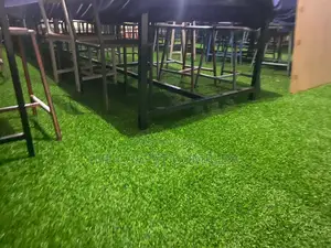 Gym Grass Per Squat