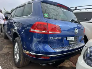 Volkswagen Touareg 2016 Blue