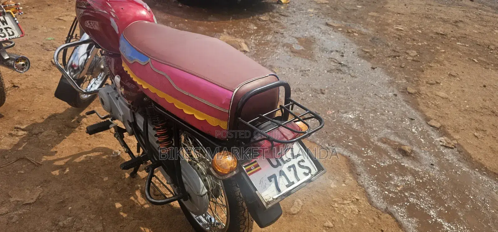 Bajaj Boxer 100 2023 Red