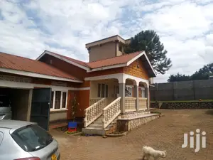 Three Bedroom House In Kisaasi For Sale