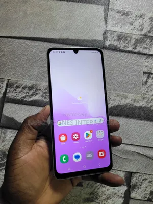 Samsung Galaxy A06 64 GB Gold