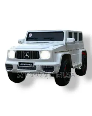 Mercedes-Benz G63 Kids Toy Car – White Ride-On, Rechargeable/ Remote.