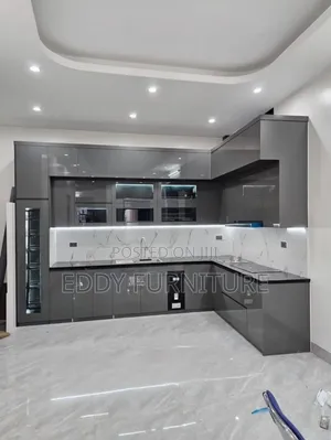Des Kitchen Cabinets