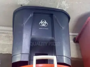 Dust Bin/Medical Waste Bin 30 Litters.