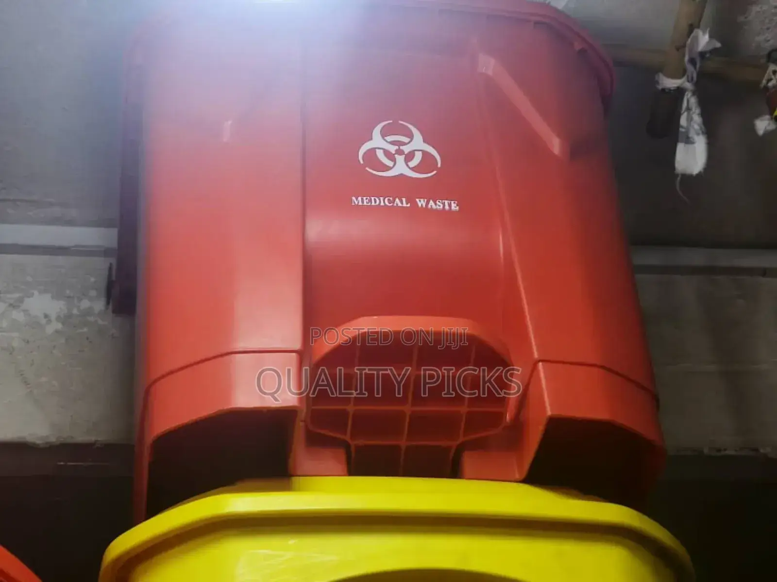 Dust Bin/Medical Waste Bin 30 Litters.