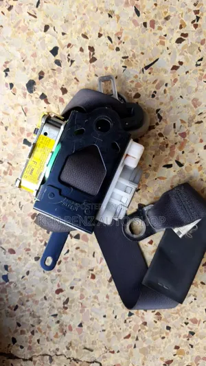 Toyota Vitz and Fielder 2016 Seat Belt