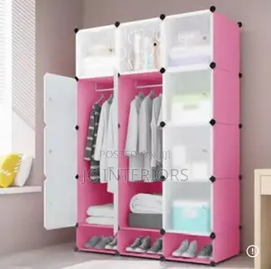 Plastic Closet : 3 Columns