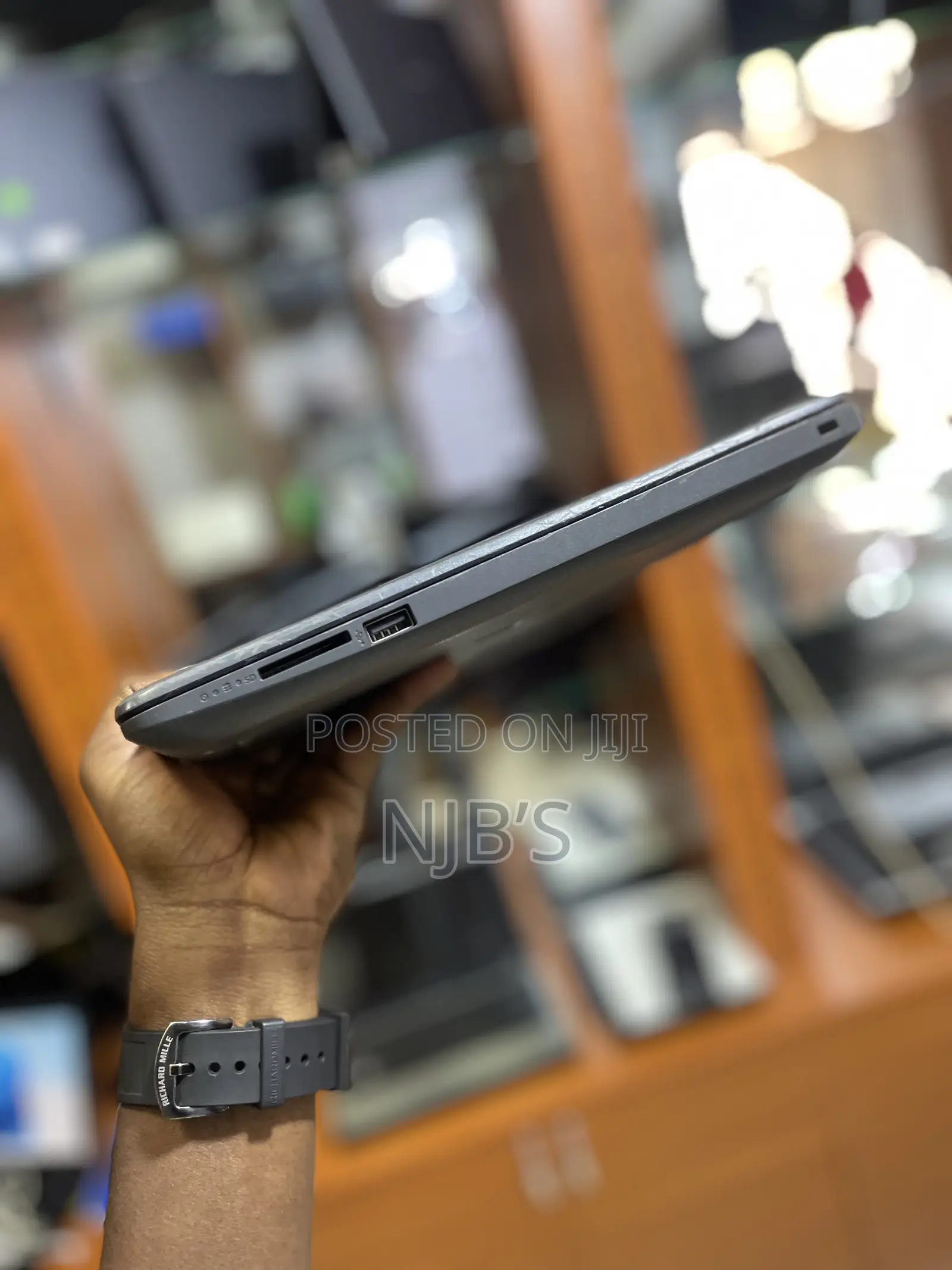 Laptop HP 4GB AMD SSD 128GB