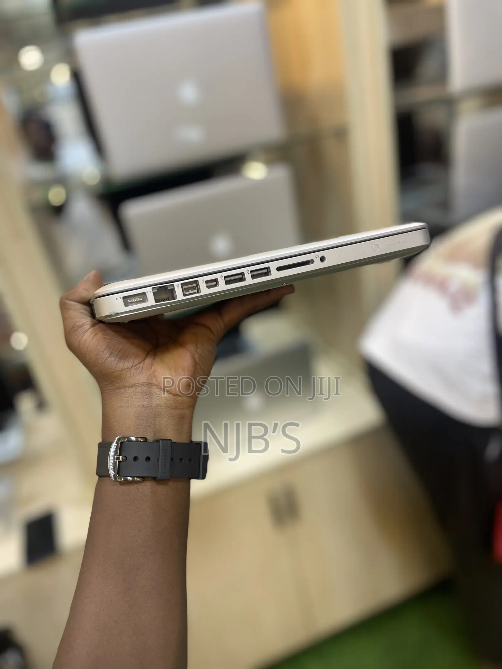Laptop Apple MacBook Pro 2012 4GB Intel Core I5 SSD 256GB