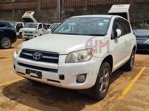 Toyota RAV4 2011 White