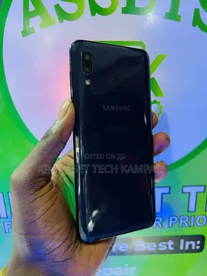 Samsung Galaxy A30 32 GB Black