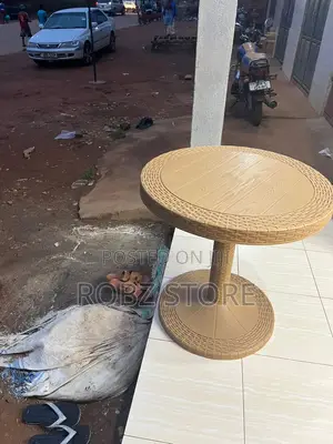 Round Table