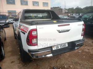 Toyota Hilux 2017 White